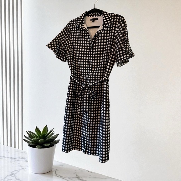Banana Republic Dresses & Skirts - Banana Republic Black and White Gingham Midi Shirtdress